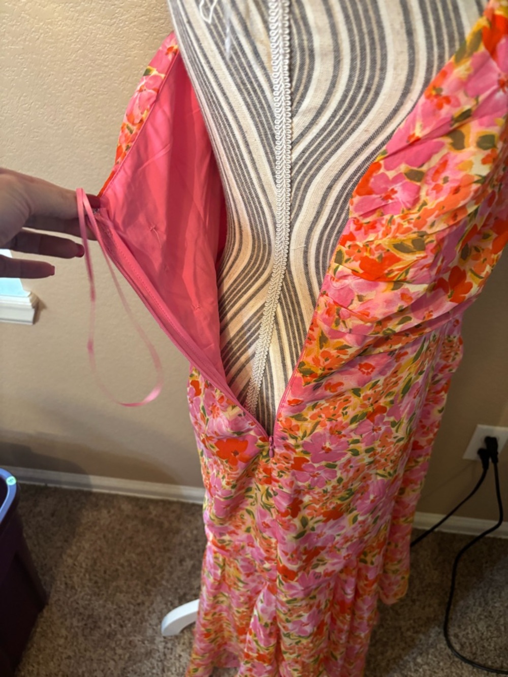 NEW ASTR Dress Large Santorini 1-Shoulder Floral Midi Chiffon Pink Orange Flowy - Picture 7 of 16